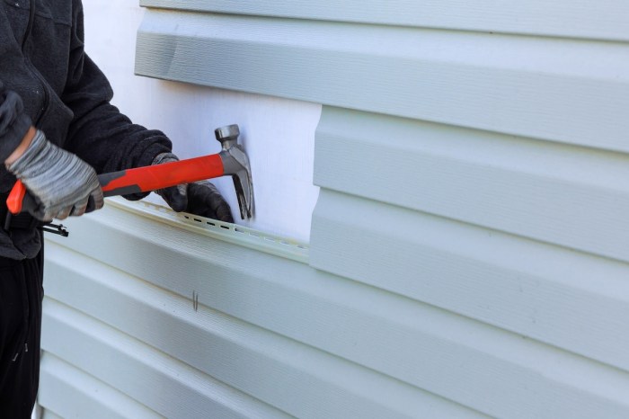 Vinyl Siding Repair Cost: 6 Factors + What To Expect In 2026