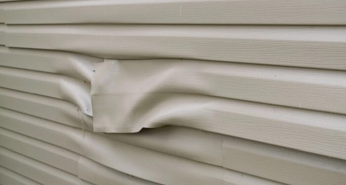 How to Inspect, Repair and Maintain Vinyl Siding